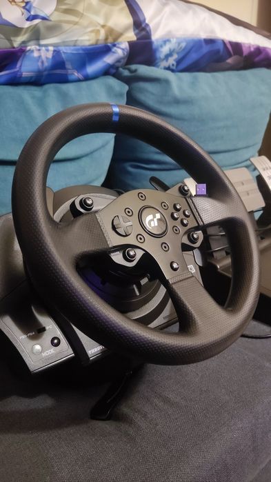 Продавам Thrustmaster T300Rs