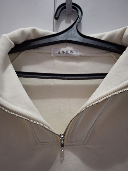 Свитшот молочного света