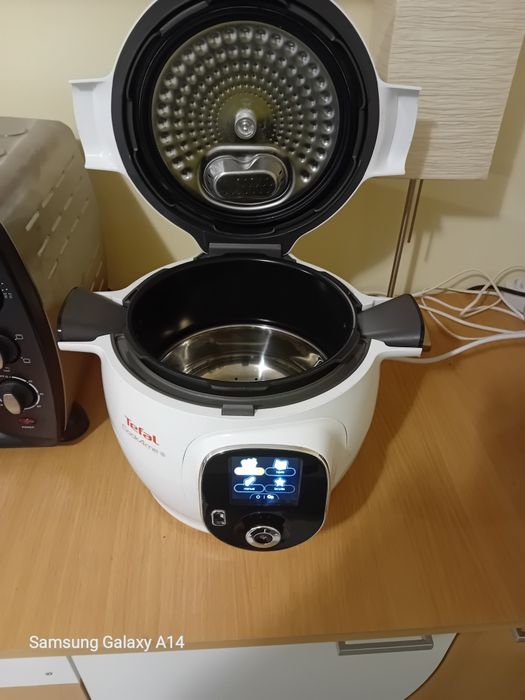 Multicooker Tefal "Cook 4 me" - 150 rețete preinstalate