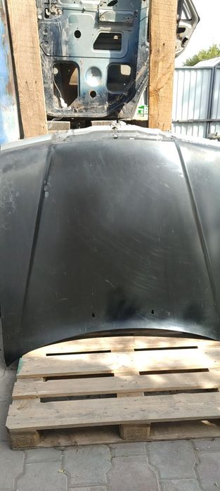 Капот на Мерседес w124
