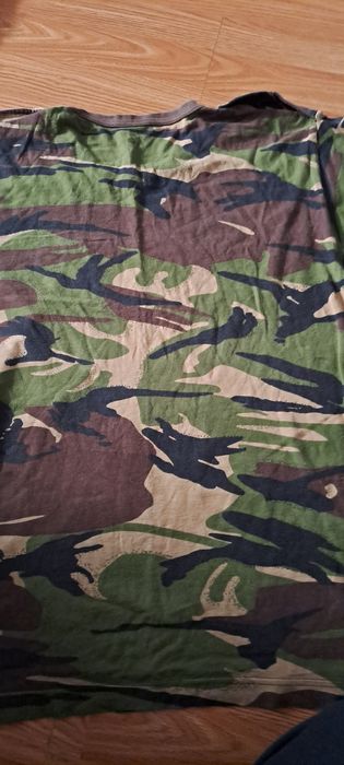 Tricou camuflaj culori