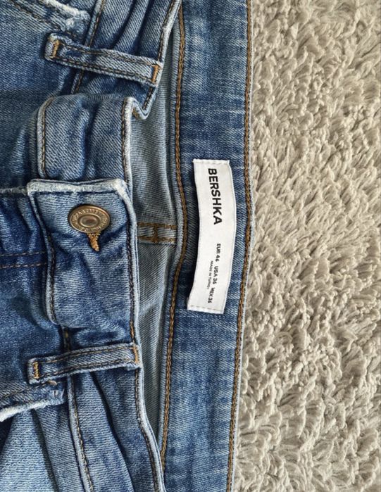 Blugi Bershka pentru barbati