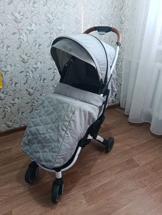 Продам детскую коляску б/у