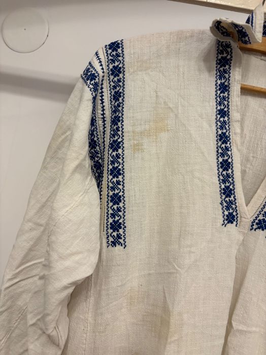 Camasa de in cu broderie dama di bărbat .