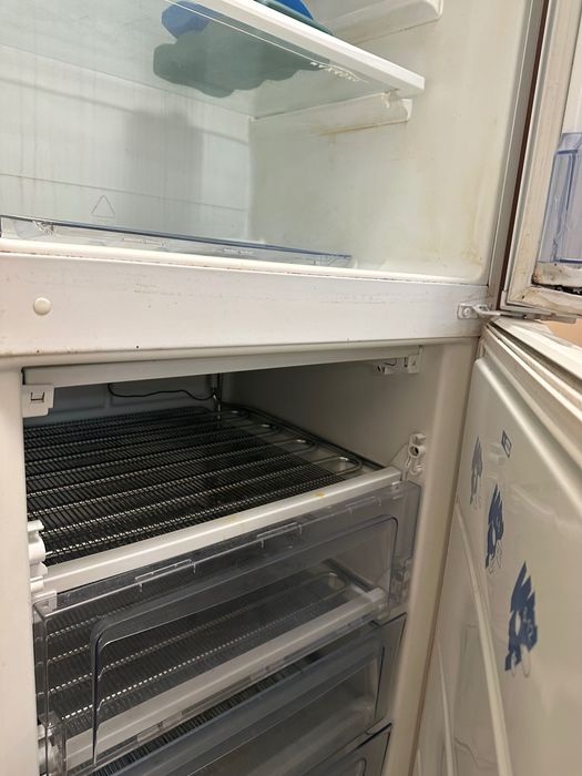 Хладилник с два компресора