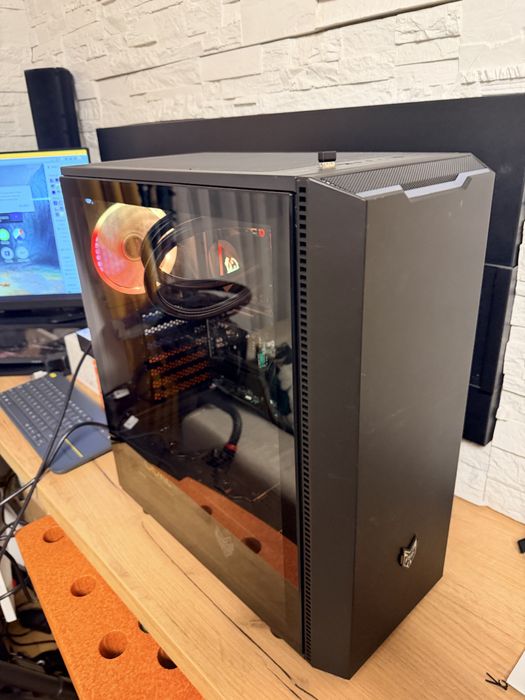 Мощно PC ASRock Gaming - Intel i9 с водно, 32TB DDR5, 1TB m.2 SSD