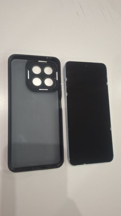 Продаю телефон Honor