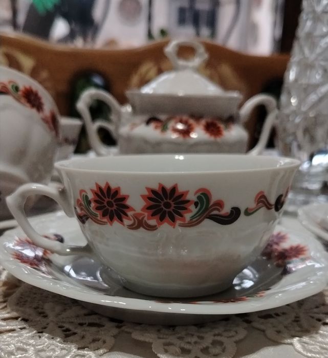 Недорого, СССР, новые, чайные сервизы на 6 и 9 персон.