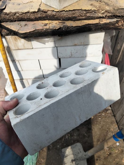 Продам кирпичи новые