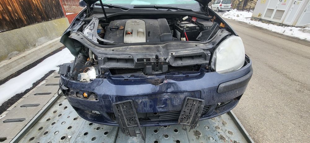 Volkswagen Golf 5 – 1.6 FSI, 2004 – avariat