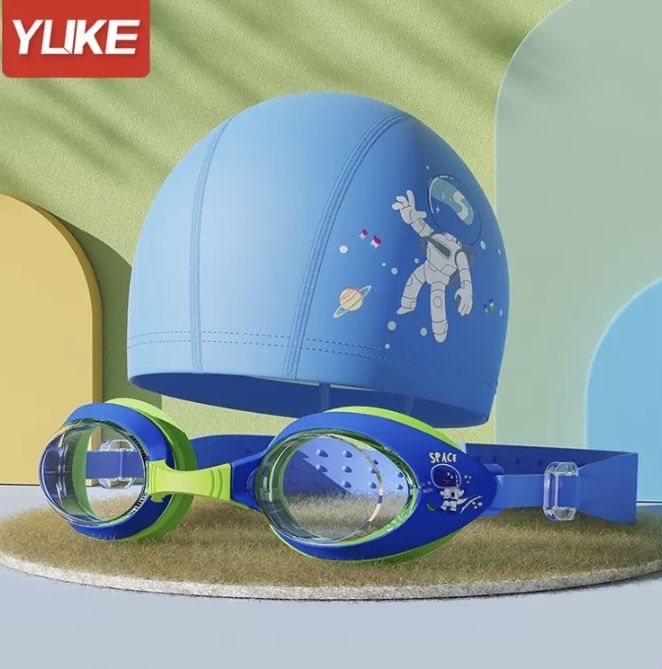 Очки и шапочка для плавания