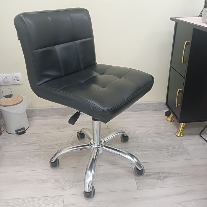 Работен стол маникюр