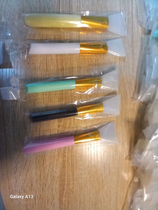 Силиконова козметична четка