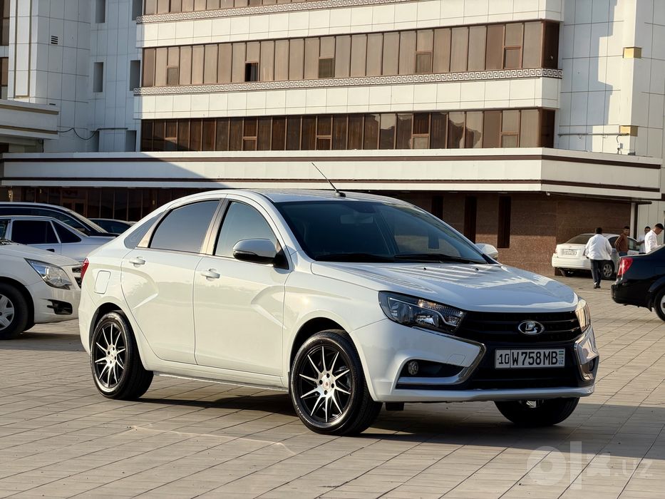 Lada Vesta 1.6 механика фул позиция