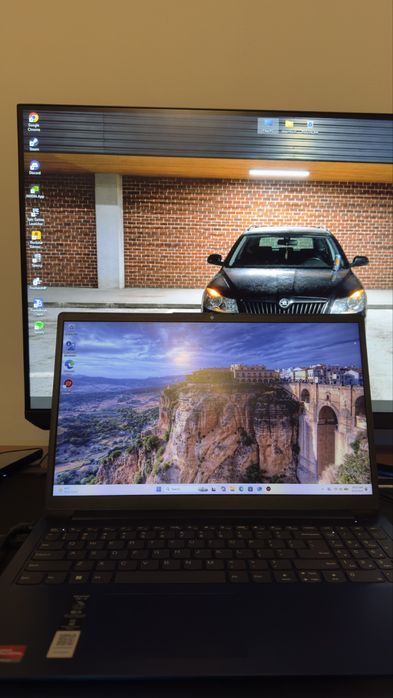 Laptop Lenovo IdeaPad ryzen 3 gen7