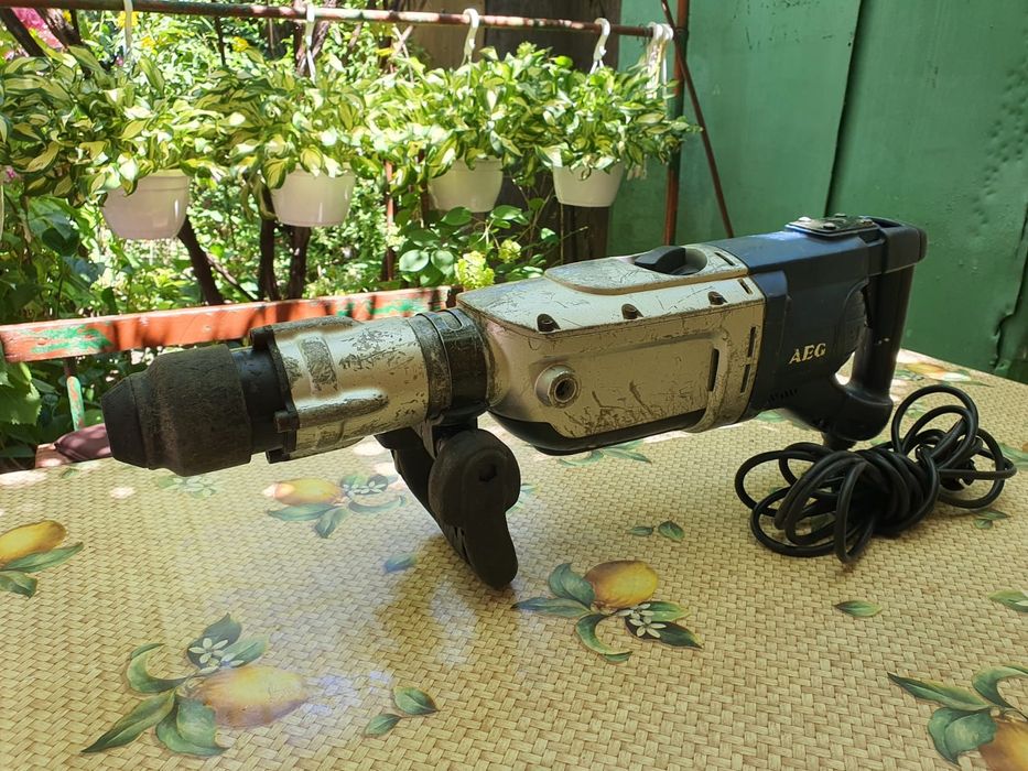 Ciocan rotopercutor profesional SDS-Max + dalta si burghiu