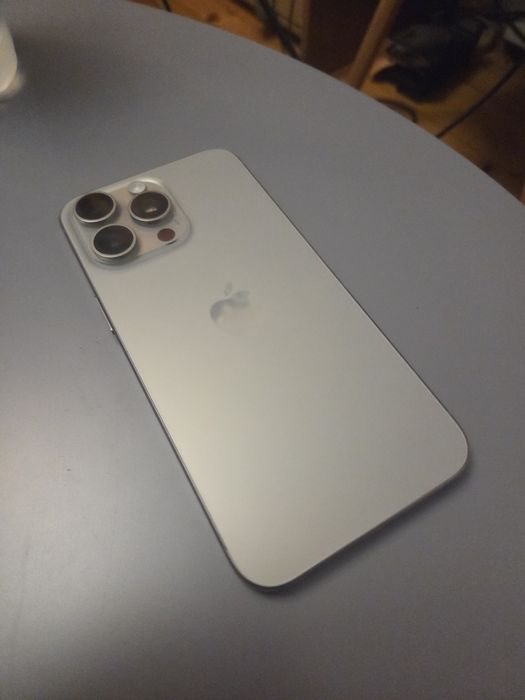 Като Нов Iphone 15 pro max 256GB 100% Battery