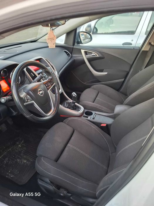 Opel Astra Opel Astra J an 2011, 1,7 D Euro5 km 290000,din Austria  inscrisa  Ro