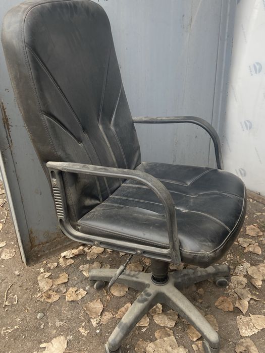 Продам кресло офисное