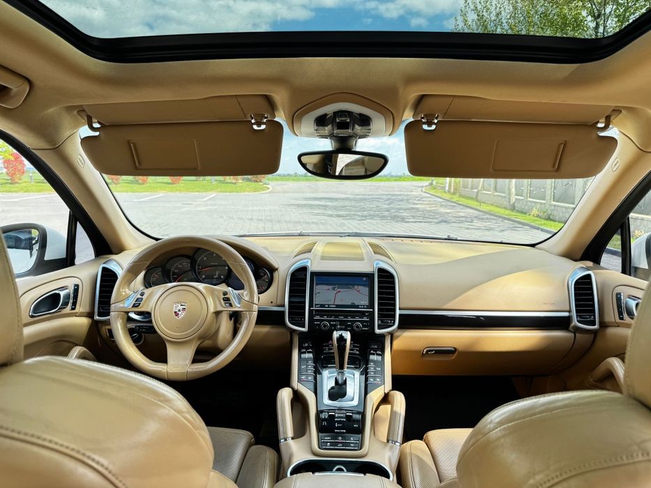 Porsche Cayenne GTS / full / top