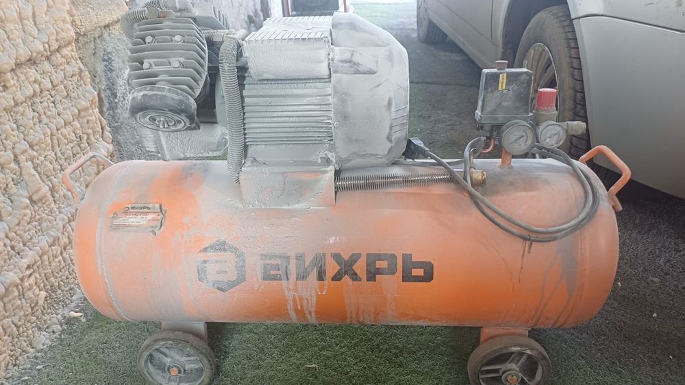 Продам компрессор 100л