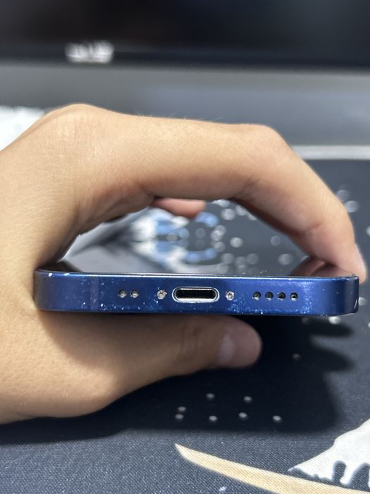 iPhone 12 mini в отличном состоянии