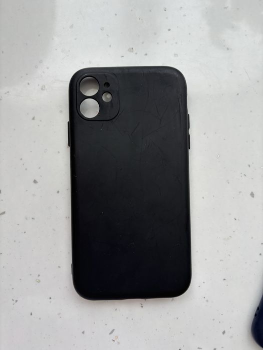 Калъфи за iPhone 11 – различни цветове (като нови)