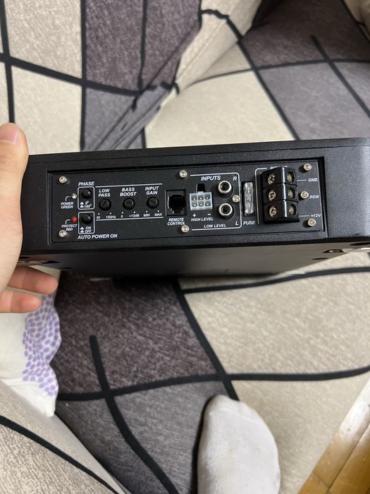 Vand subwoofer activ auto