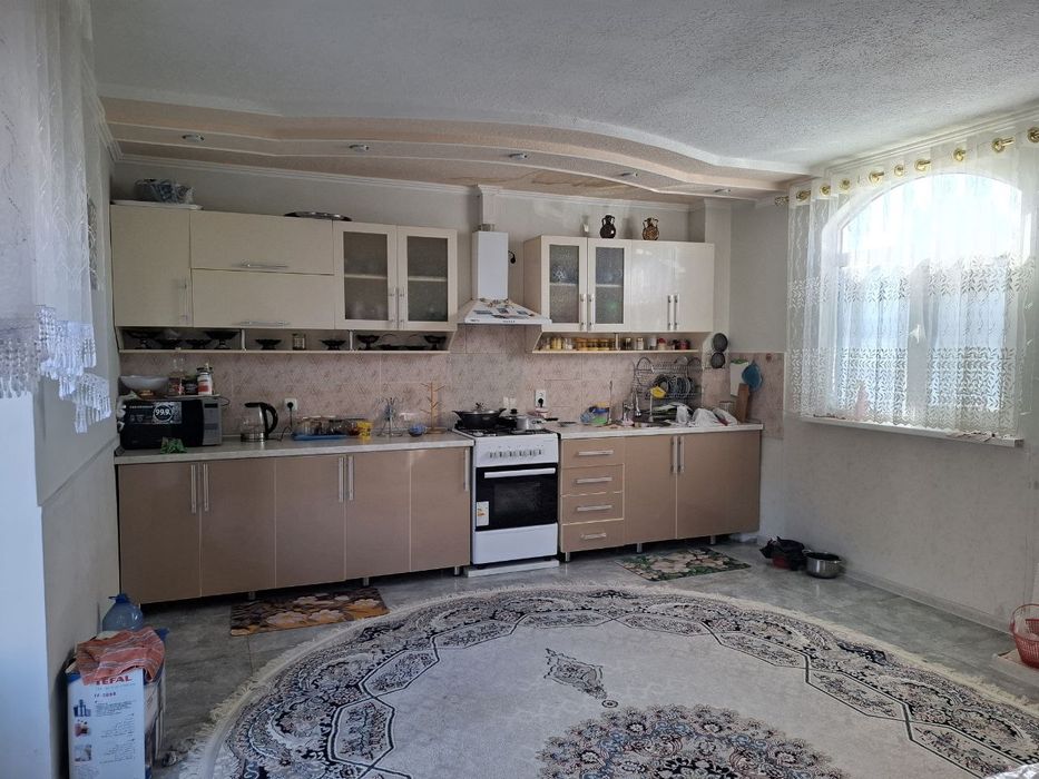 Участка срочна сотилади