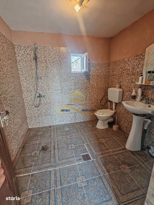 Casă de vânzare din BCA, in PARAVA