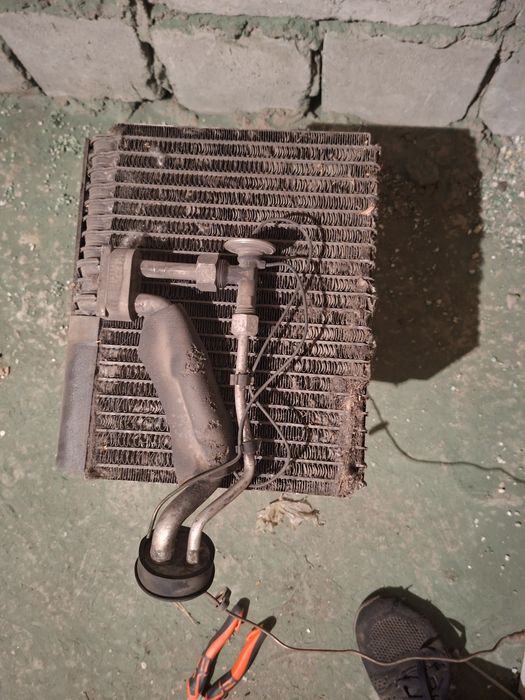 Продам двери на таёту чайзер 90