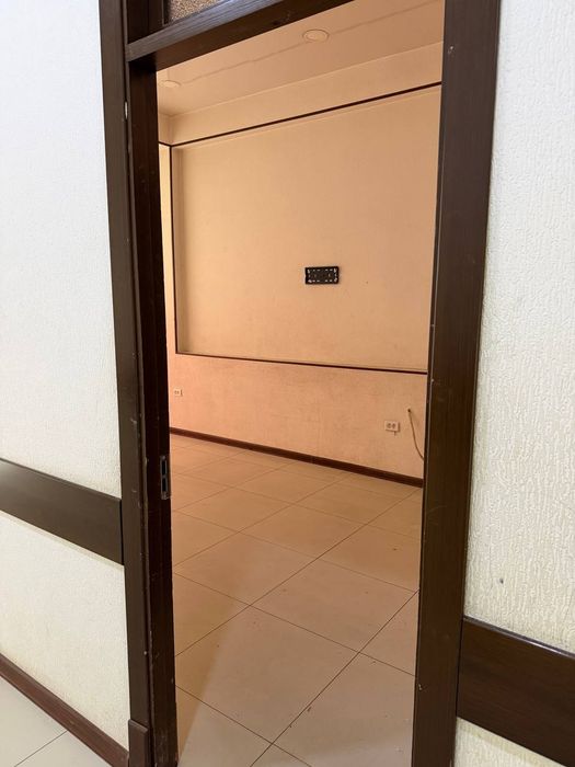 Арендаga beriladi 2 etaj va podvol bor