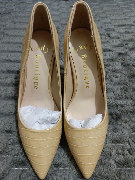 Продаю туфельки новые