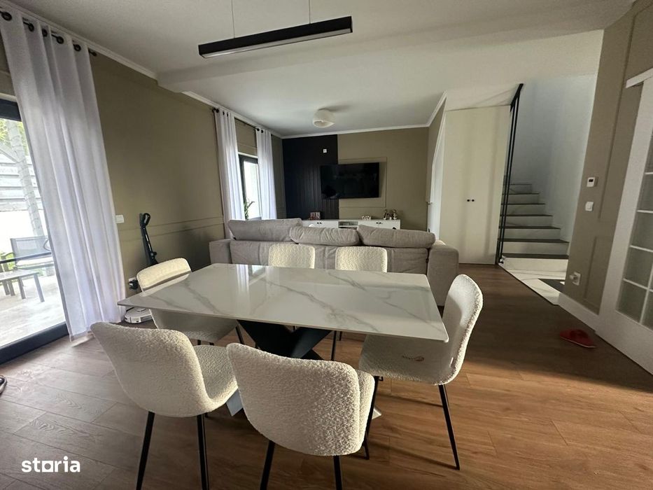 Casa D+P+E in Tomesti ,Asfalt, Tâmplărie VEKKA