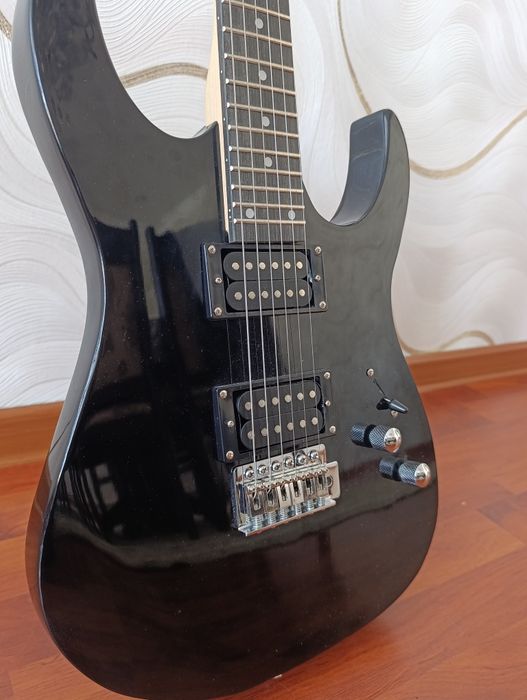 Электрогитара суперстрат