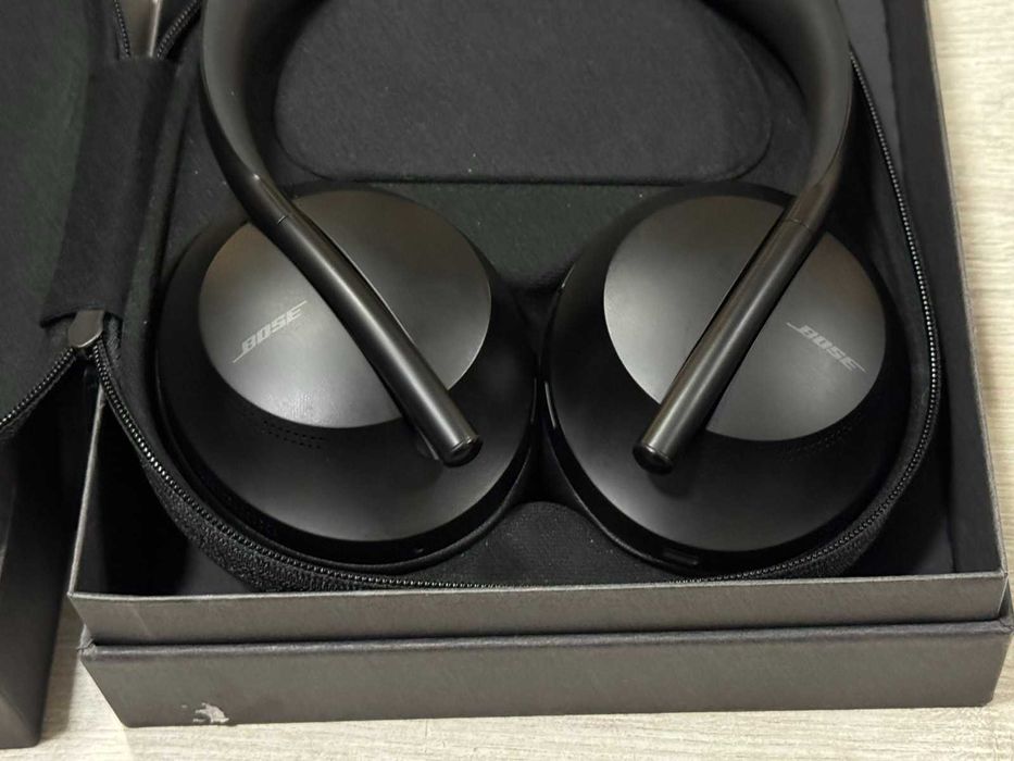 Bose 700 Wireless Noise Cancelling