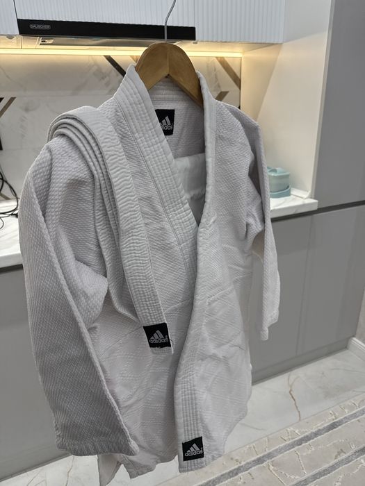 Кимано adidas для дзюдо