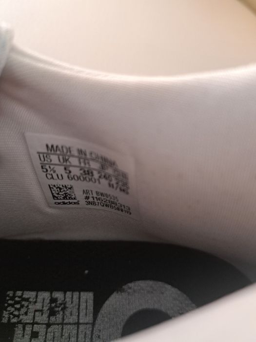 Adidași nr 38 impecabili