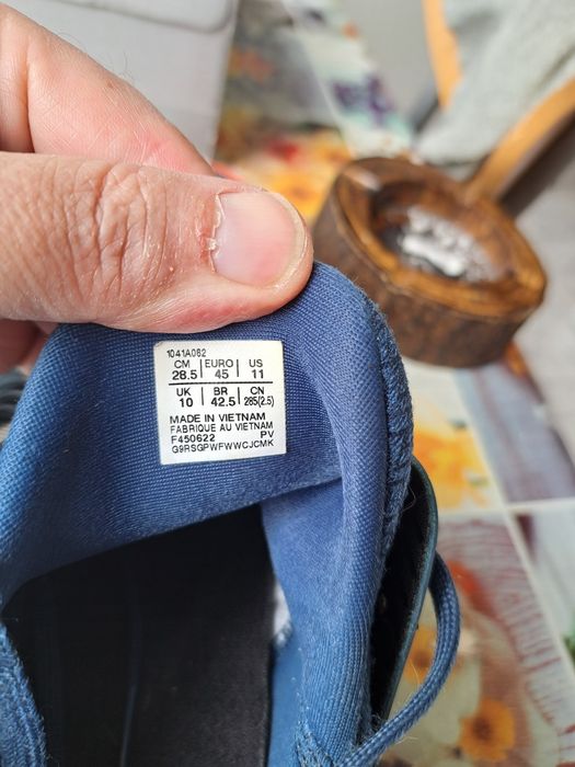 Маратонки Asics номер44