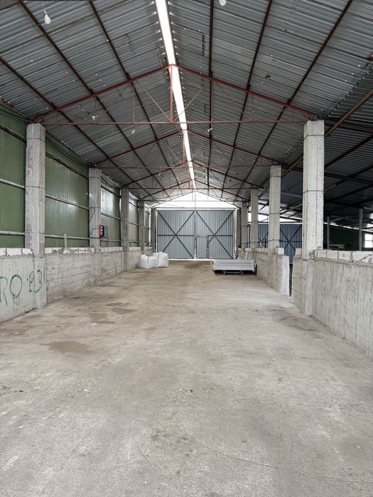 Inchiriez hala industriala