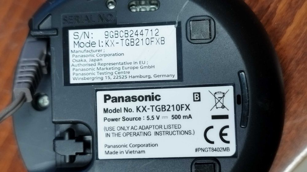 Стационарени безжичени телефони Panasonic KX-TG 4бр със захранване