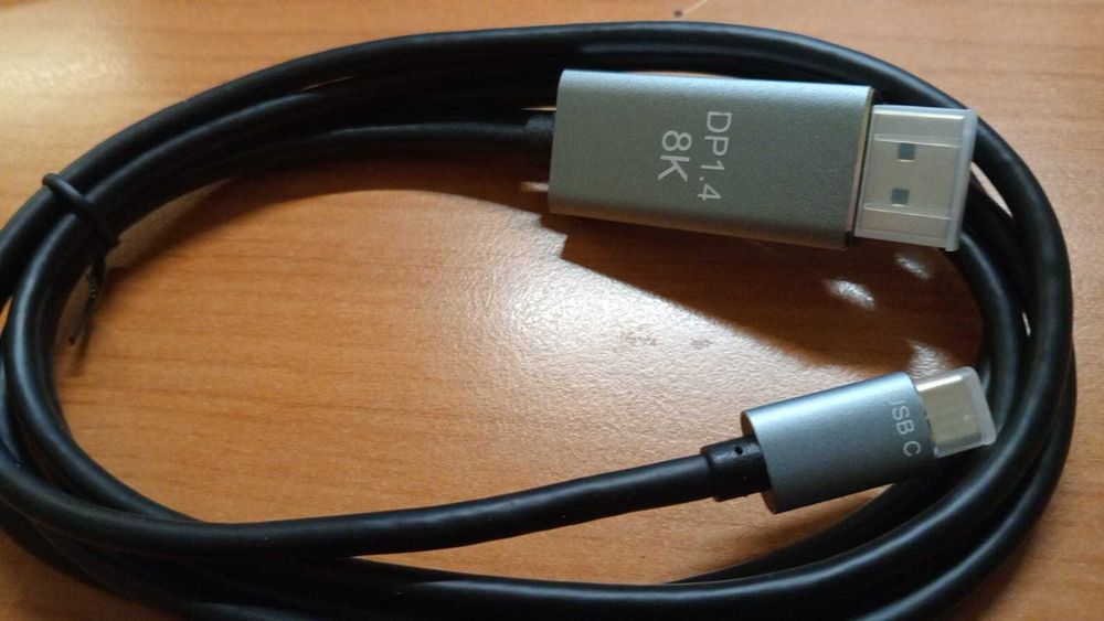 Cablu Data Port 1.4, la USB C, lungime 1.8 m (rezolutie 8K), Nou.