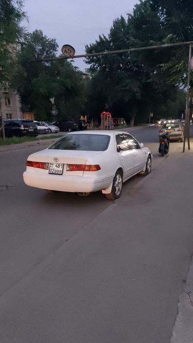 Тоёта Камри Грация
