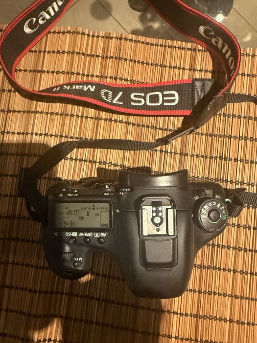 Camera Canon D7 Mark 2, noua, 9000 cadre