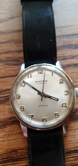 Huntana 17 камъка swiss made винтидж механичен часовник работещ