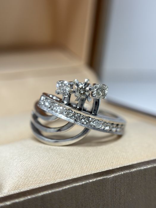 Кольцо с бриллиантами/техно голд