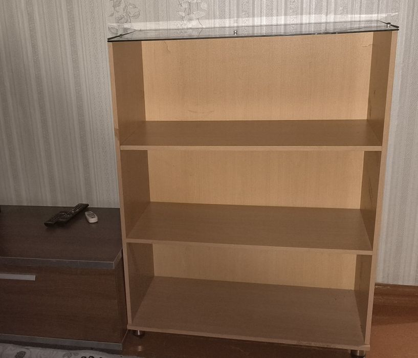 Шкаф  деревянный. Торг