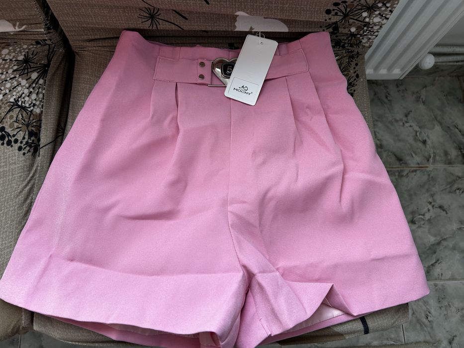 Розов къс панталон