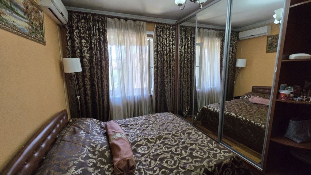Катта Дархан 4/4/4 кирпич 77 серия 100 кв.м. Среднее состояни