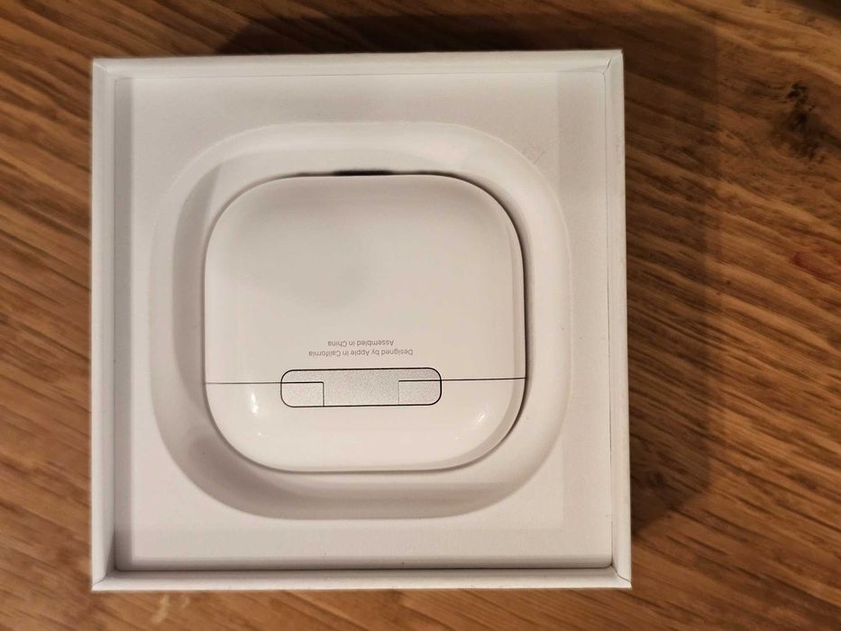 Apple air pods noise cancelation